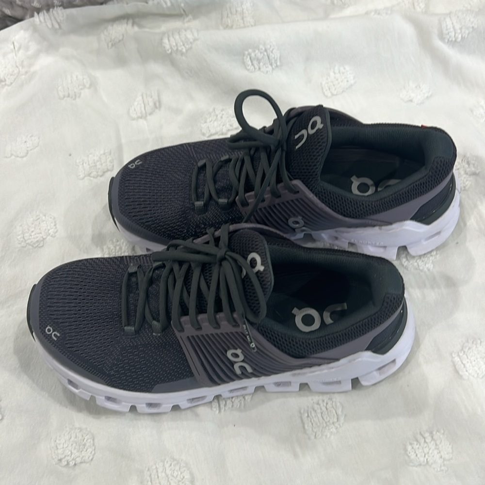 ON Cloudswift Sneakers SZ 6 women Shark / Shadow - Picture 12 of 15